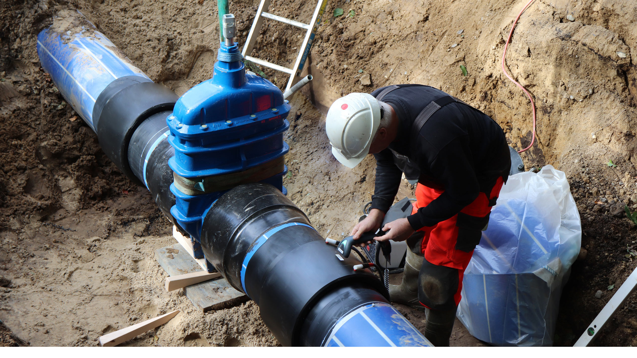 Gate valve with PE ends, installation